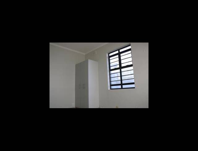 2 bed property to rent in WOODSTOCK